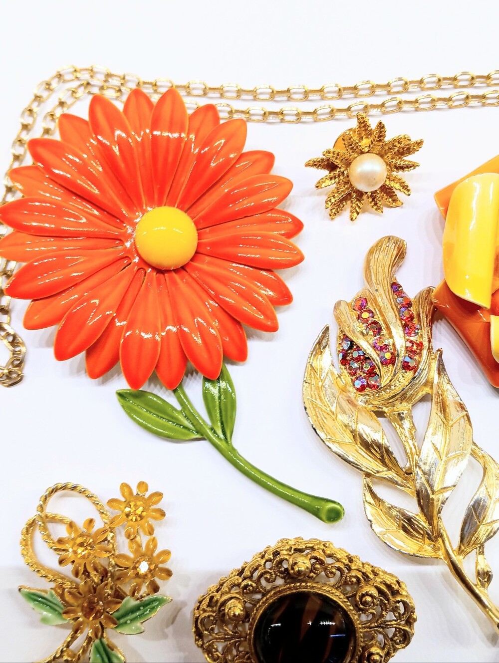 Vintage Jewelry Lot Enamel Flowers Rhinestone Pin Earrings - Picture 5 of 14